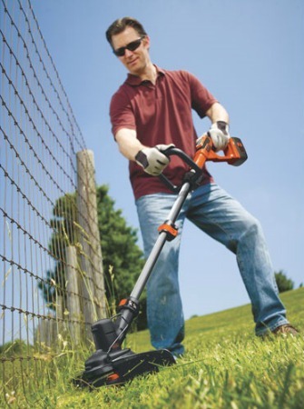BLACK+DECKER LST136W